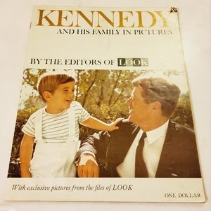 1963 John F Kennedy And Family In Pictures Vintage Booklet AND BONUS RFK Pullout